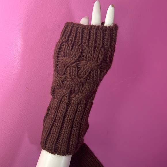 Urban Outfitters Accessories - Fingerless arm warmer brown